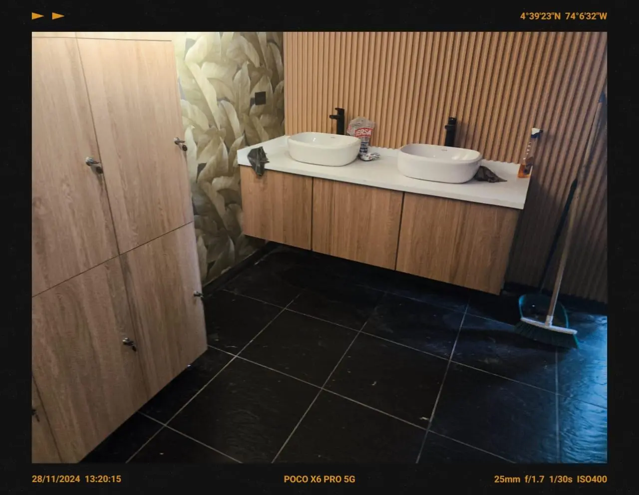 Trabajo de Fábrica de Muebles - Milton Diaz