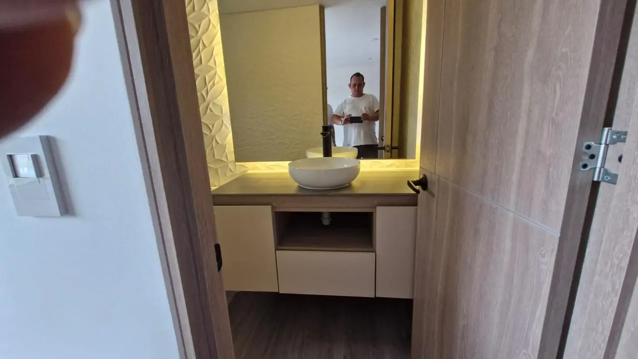 Trabajo de Fábrica de Muebles - Milton Diaz