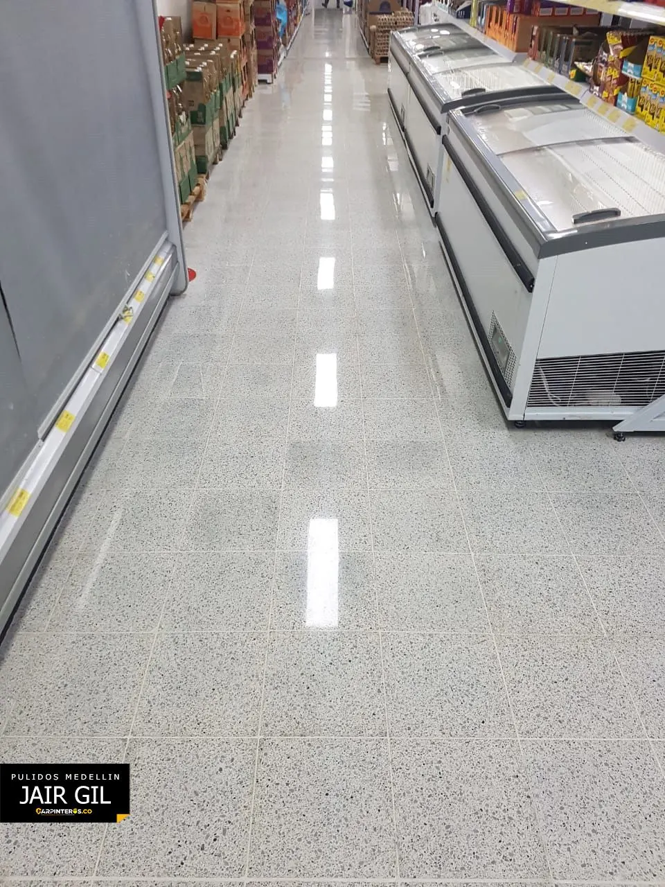 madera minimalista hthol