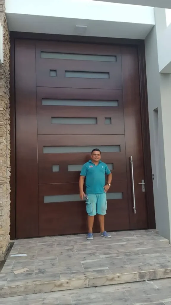 Puertas de madera masizas exterior girardot 3